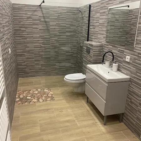 Apartman Ruze Apartment