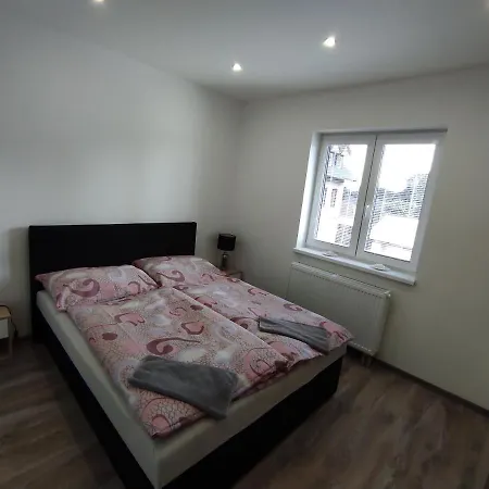 Apartment Apartman Ruze